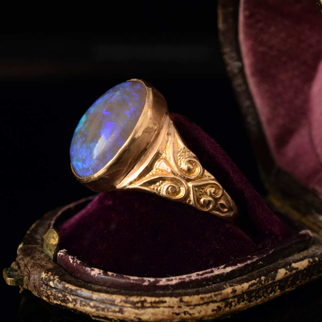 Vintage Australian 9ct Yellow Gold Lightning Ridge Dark Crystal Opal Ring