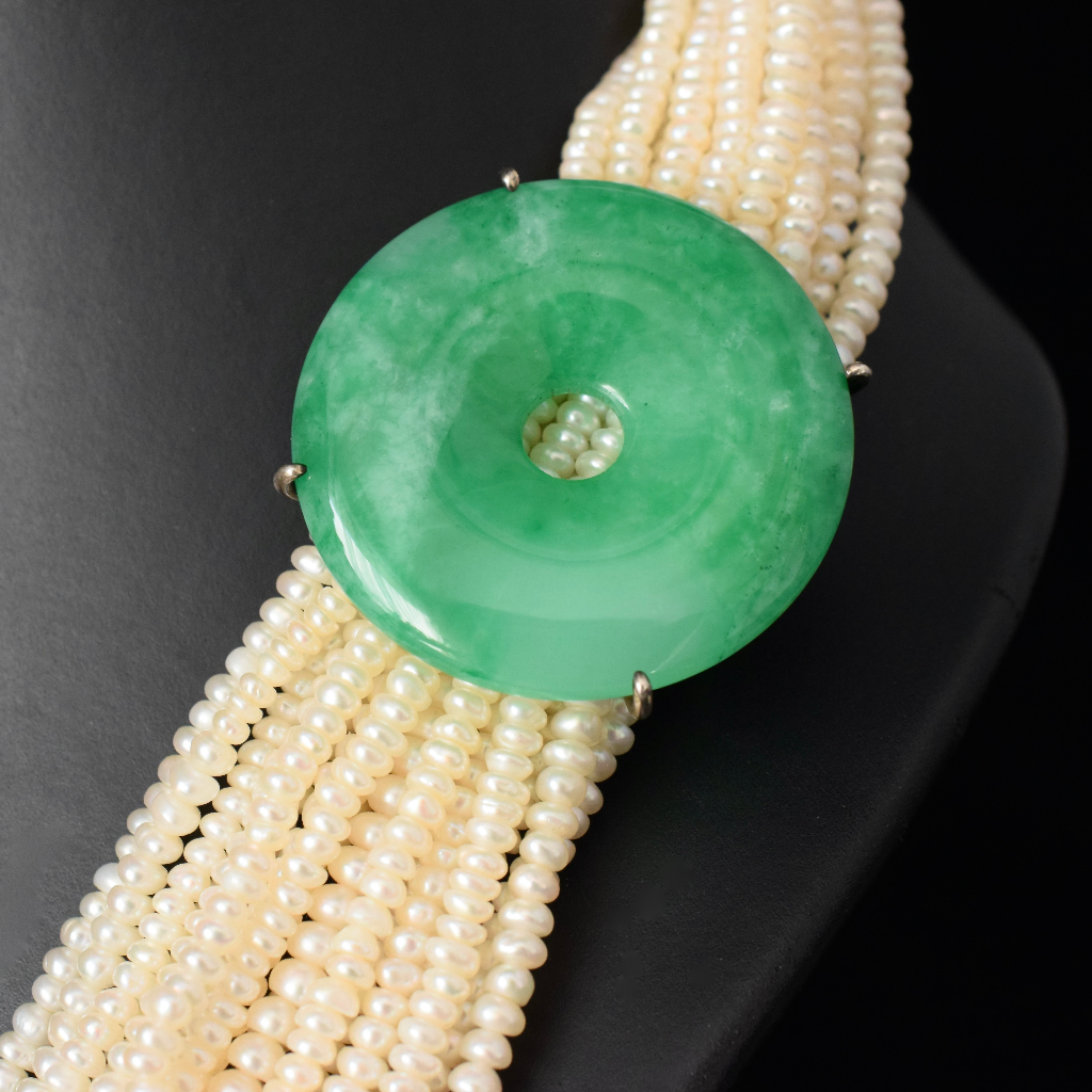 Modern Extraordinary Fresh Water Pearl And Jade Necklace Independent Valuation Included In Purchase For $4000 AUD