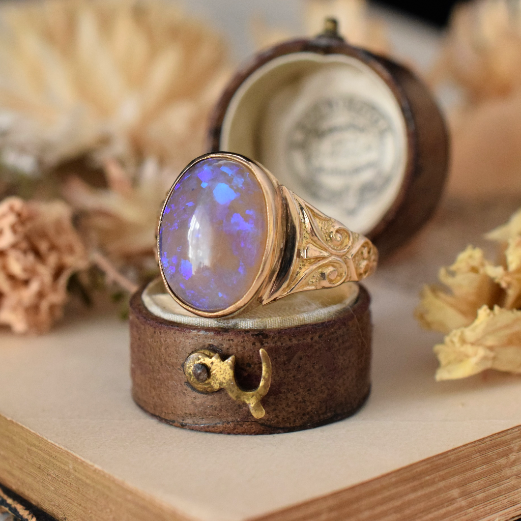 Vintage Australian 9ct Yellow Gold Lightning Ridge Dark Crystal Opal Ring