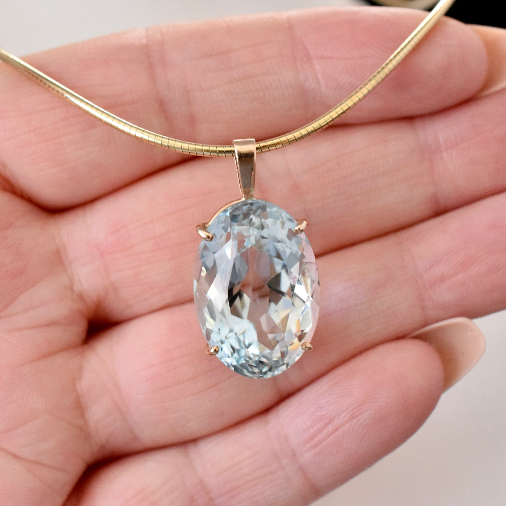 Modern 9ct Yellow Gold Blue Topaz Pendant