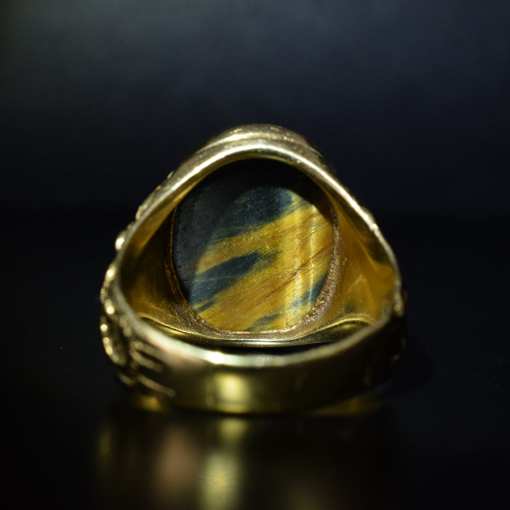 Vintage English 9ct Yellow Gold Tigers Eye Signet Ring London 1970