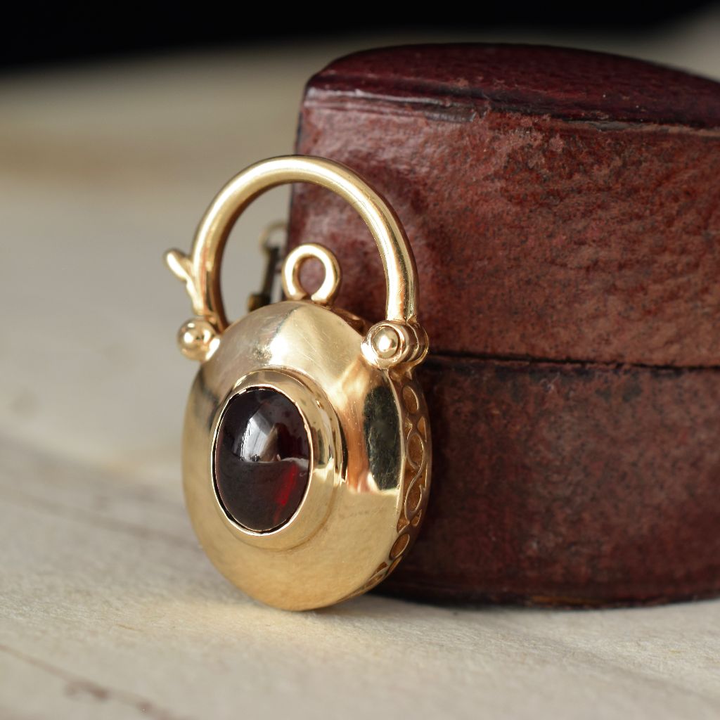 Modern 9ct Yellow Gold Cabochon Garnet Padlock Clasp