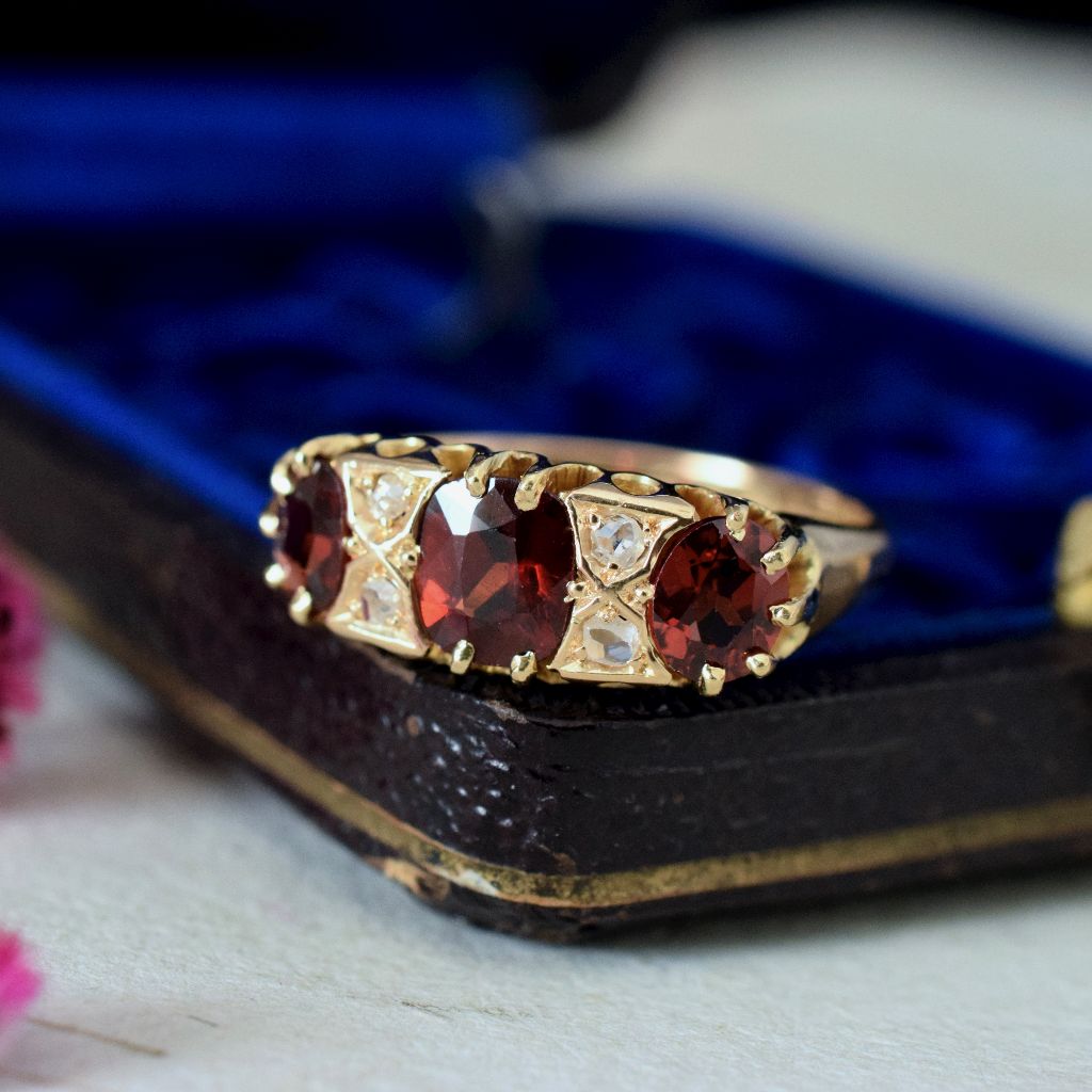 Antique 18ct Yellow Gold Garnet Rose-Cut Diamond Ring Birmingham 1915