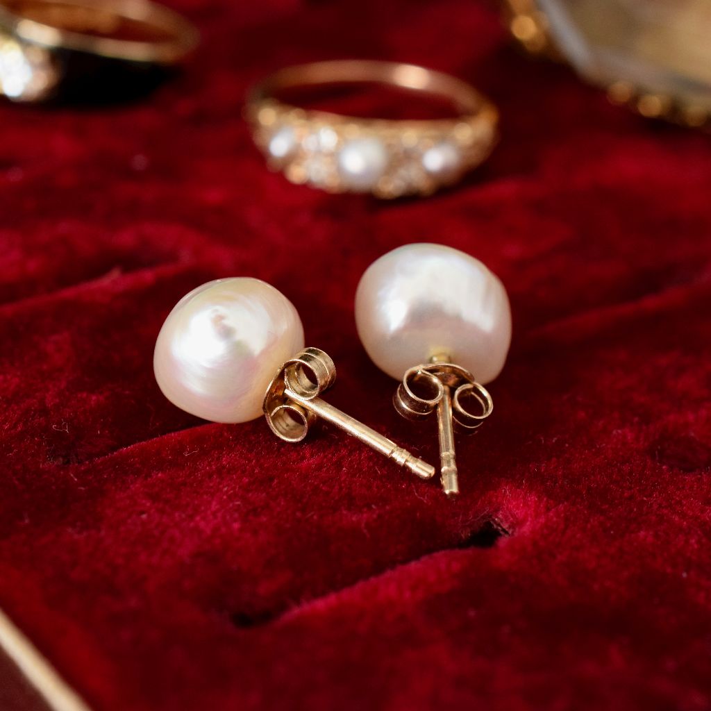 Lovely 9ct Yellow Gold Baroque South Sea Pearl Stud Earrings