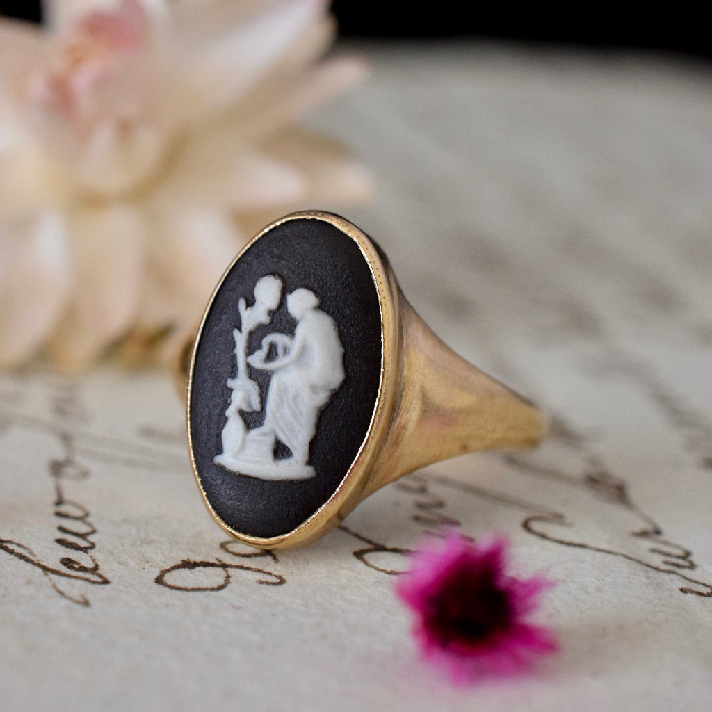 Vintage Wedgwood 9ct Yellow Gold Ring