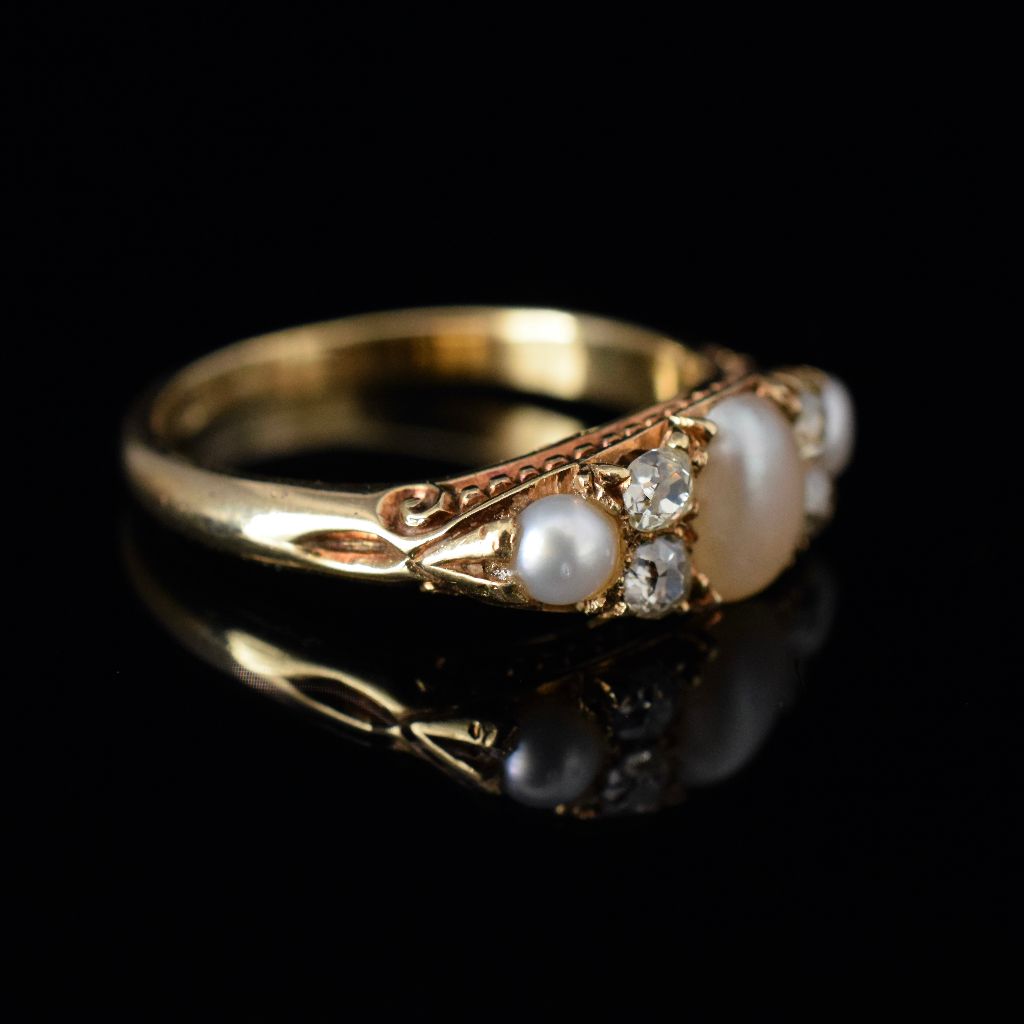 Antique Victorian 18ct Yellow Gold Pearl / Old Mine Cut Diamond Ring
