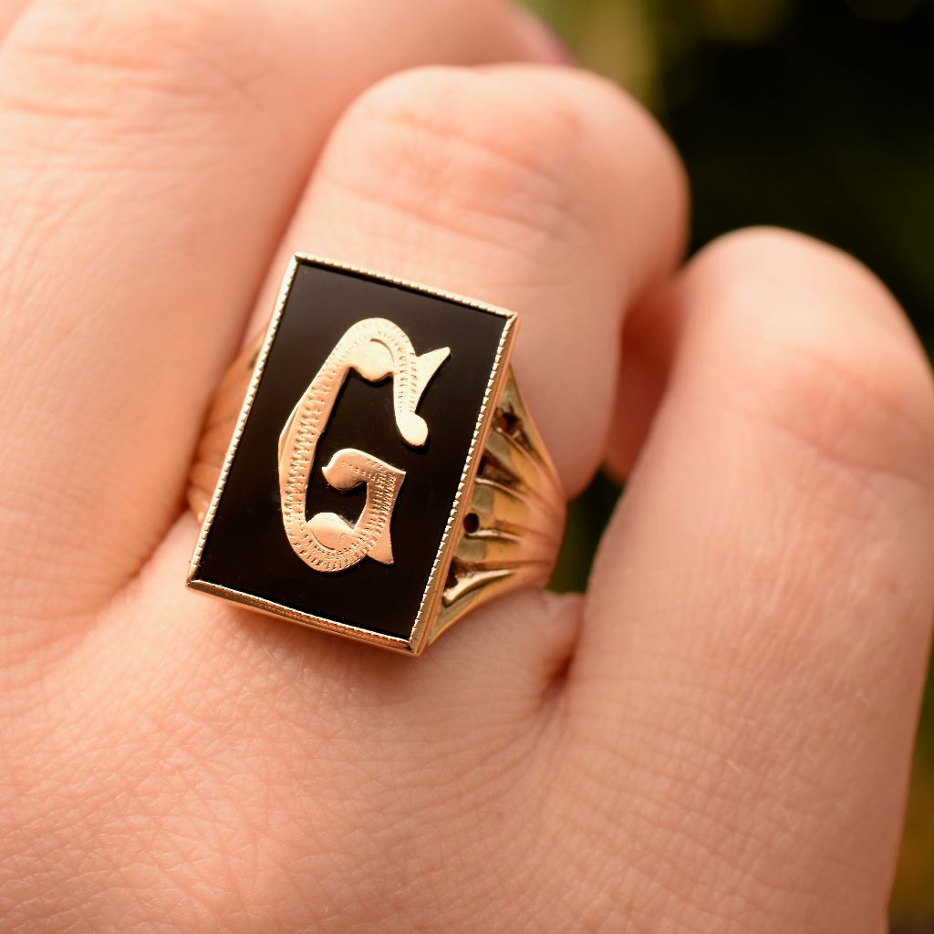 Vintage 9ct Yellow Gold Initial ‘G’ Onyx Monogram Ring London 1961