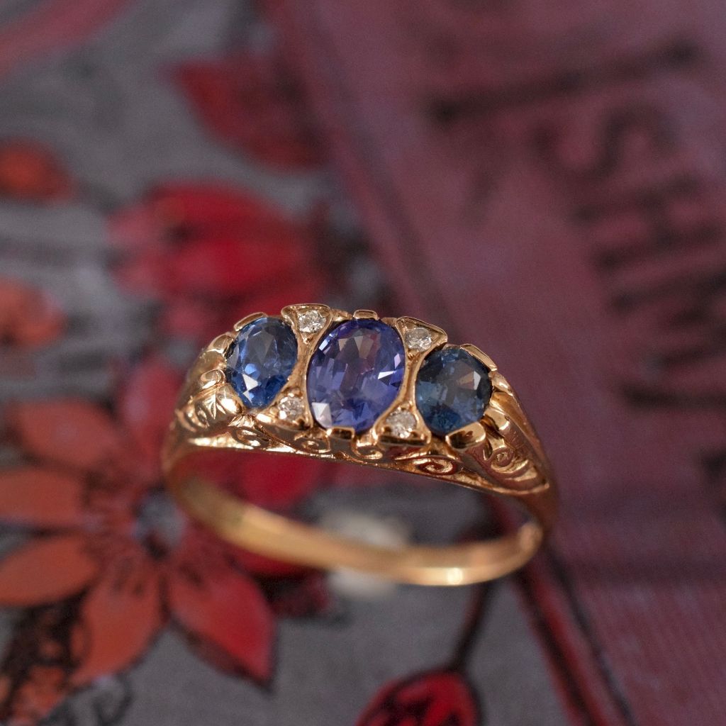 Exquisite Colour Change Natural Ceylon Sapphire Diamond Ring Art Deco or Art Deco Style