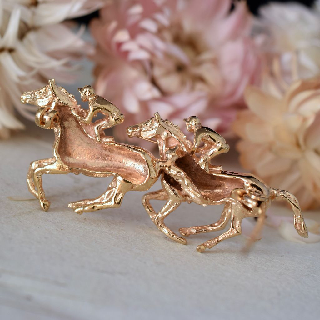Vintage 9ct Yellow Gold ‘Racehorse’ Brooch by Harriet Glen 1984