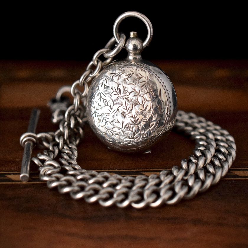 Stunning Antique Sterling Silver Sovereign Case 1914