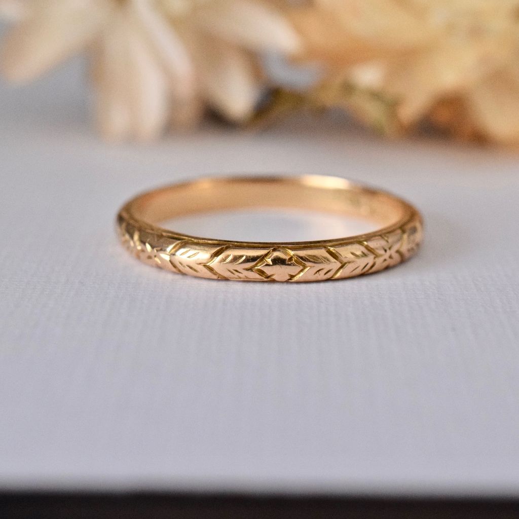 Antique/Vintage 18ct Yellow Gold Floral Band circa 1940