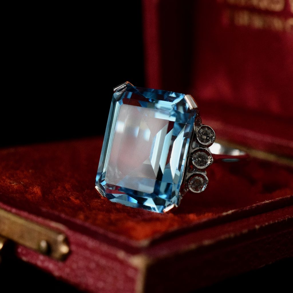 Modern 9ct White Gold 15.49ct Swiss Blue Topaz Diamond Ring Valuation $3155.00