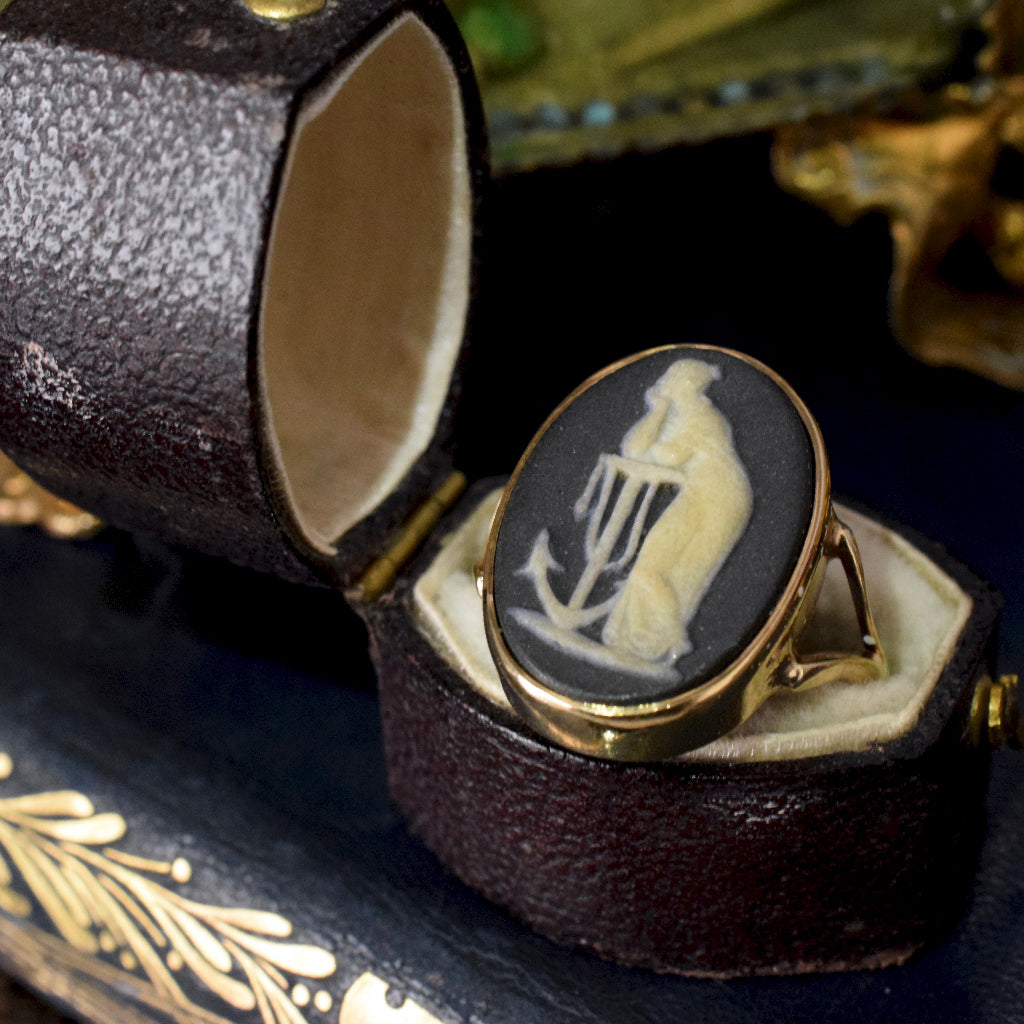 Antique Circa Edwardian Black Wedgwood Jasperware 9ct Yellow Gold Ring