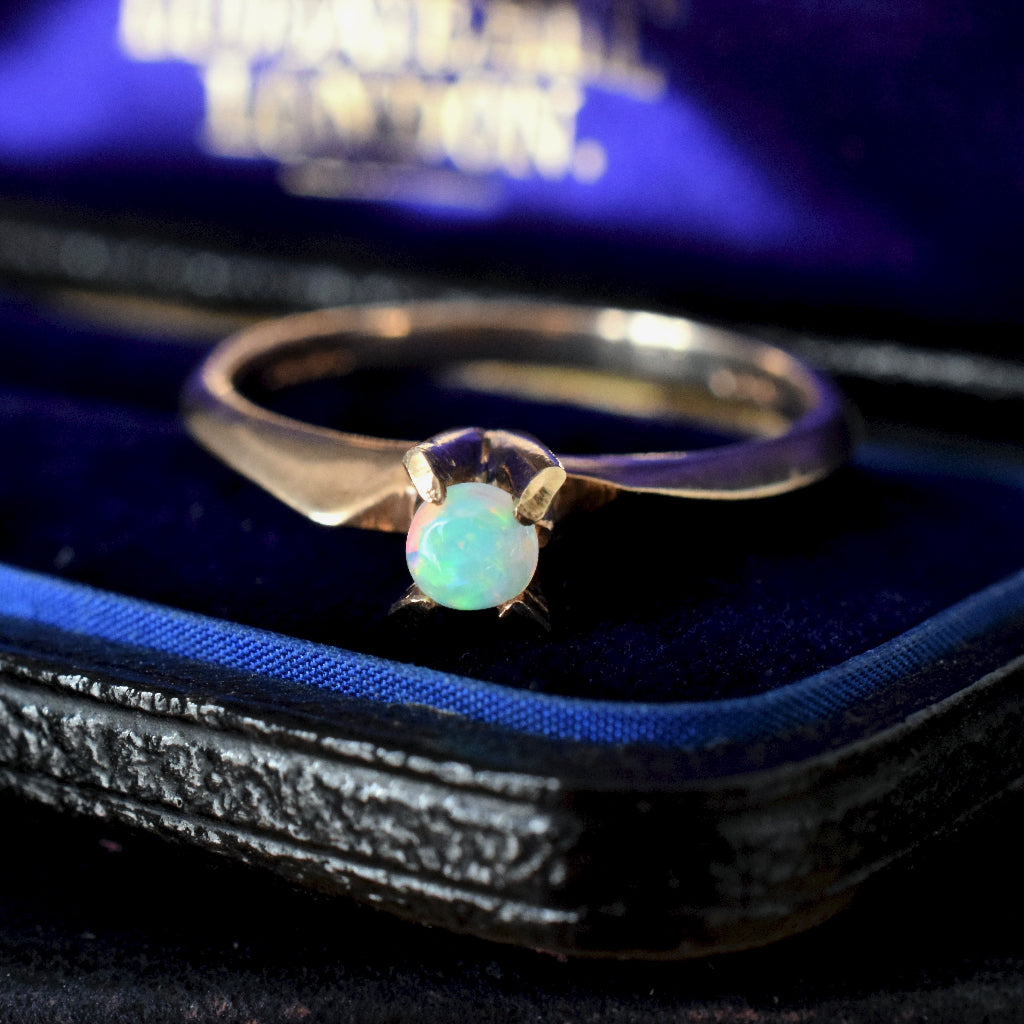 Charming Vintage 9ct Yellow Gold Crystal Opal - London Assay Office
