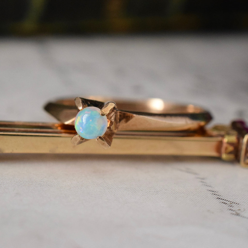 Charming Vintage 9ct Yellow Gold Crystal Opal - London Assay Office