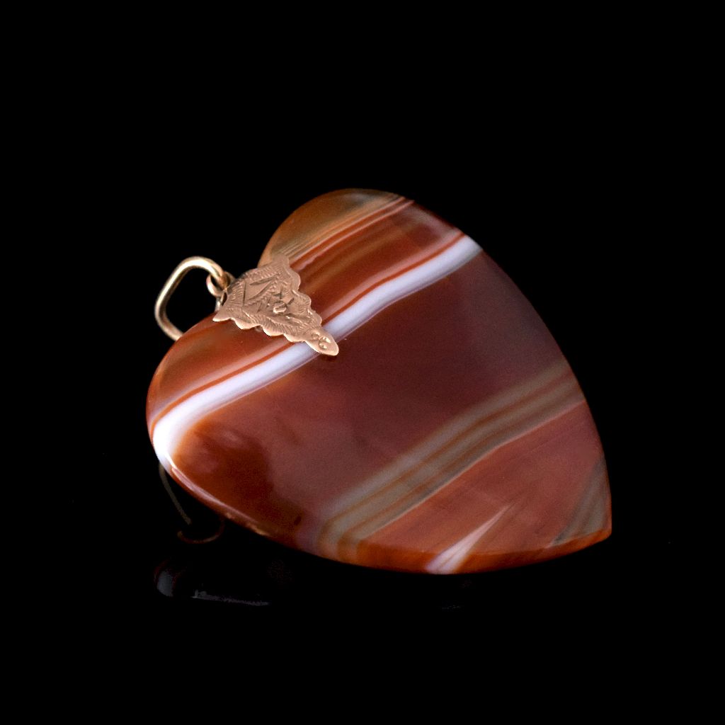 Victorian 9ct Rose Gold Carved Banded Agate Heart Pendant Circa 1890