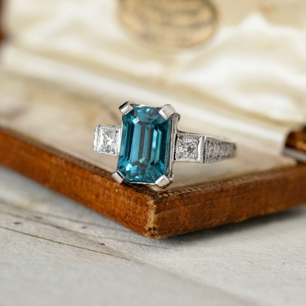 Vintage 18ct White Gold Natural Blue Zircon Diamond Ring