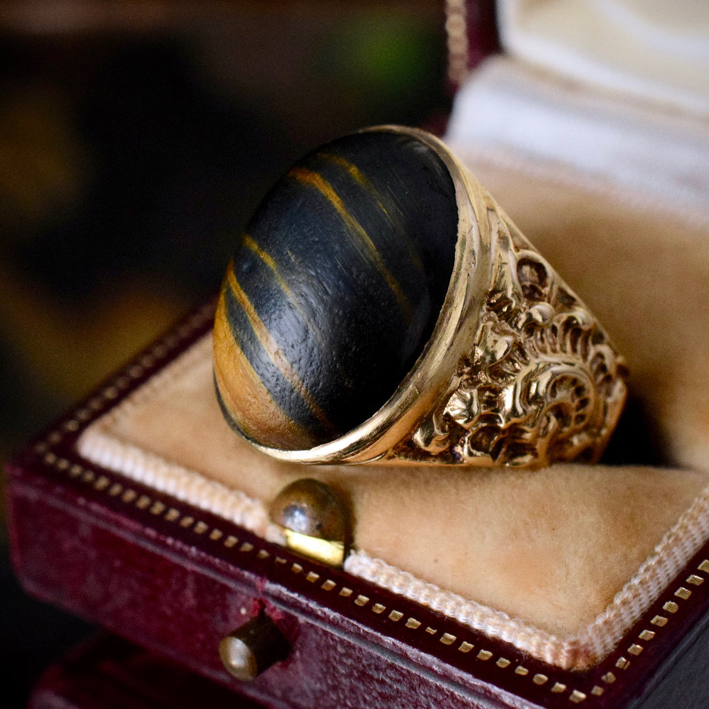 Vintage English 9ct Yellow Gold Tigers Eye Signet Ring London 1970